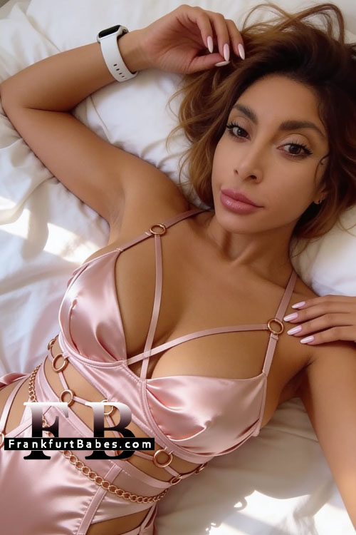 Ultra Hot Big boobs Escort Frankfurt